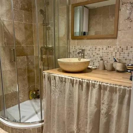 Apartment New With Direct Access A Big Garden Saint-Germain-en-Laye